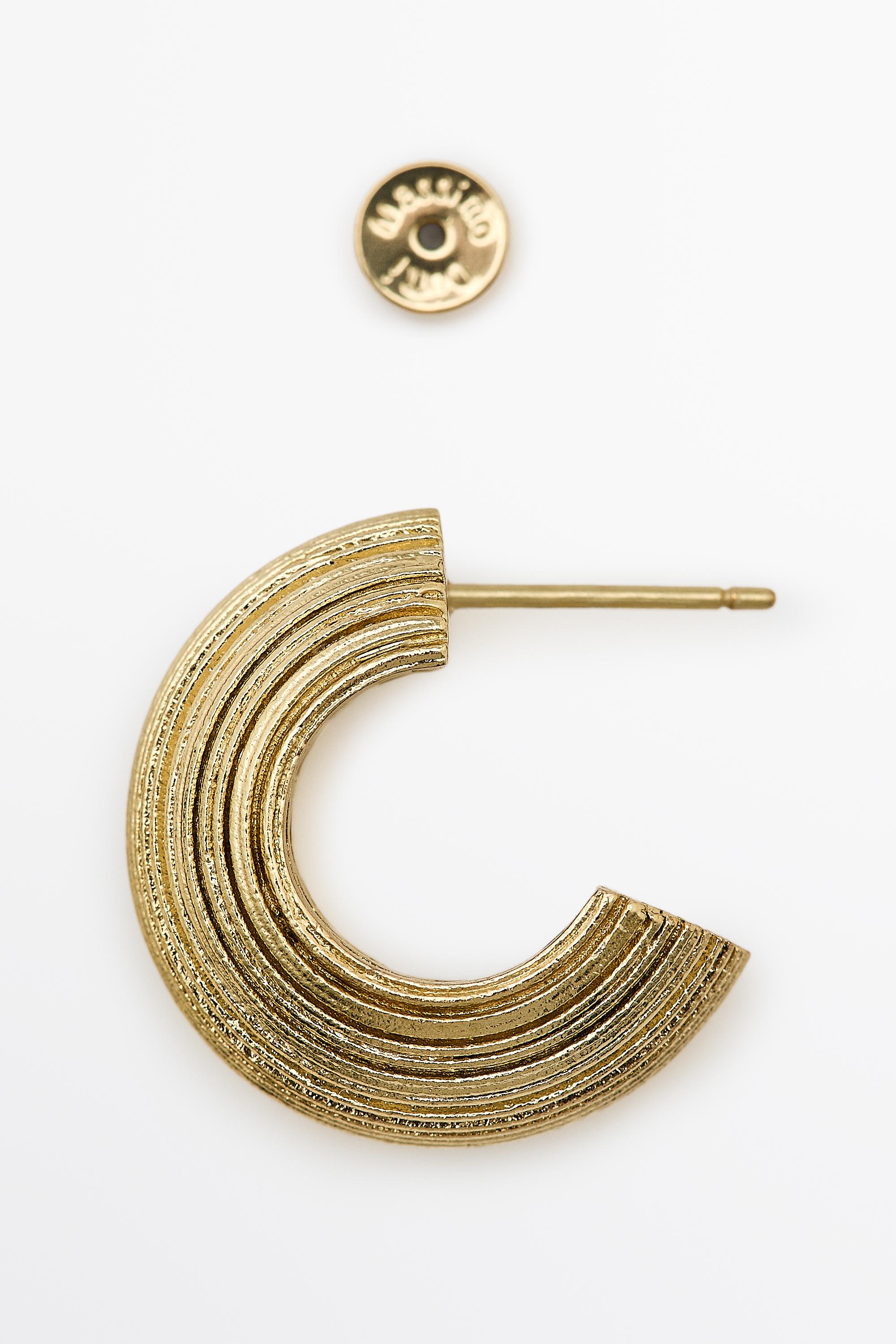 Créoles en relief